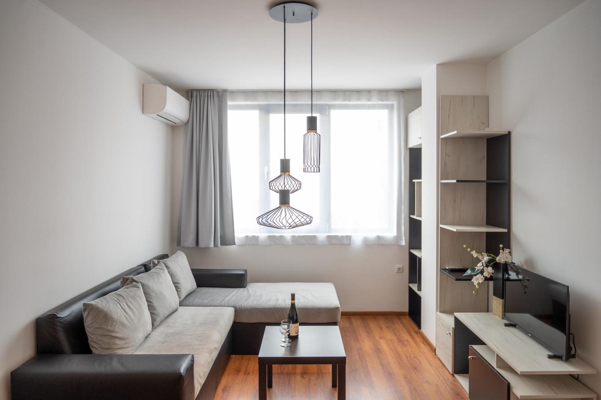 Sunny 1Bdr Apartment Near Center Sofia Exterior foto